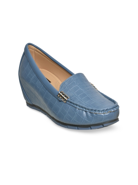 

Flat n Heels Women Blue Textured Loafers
