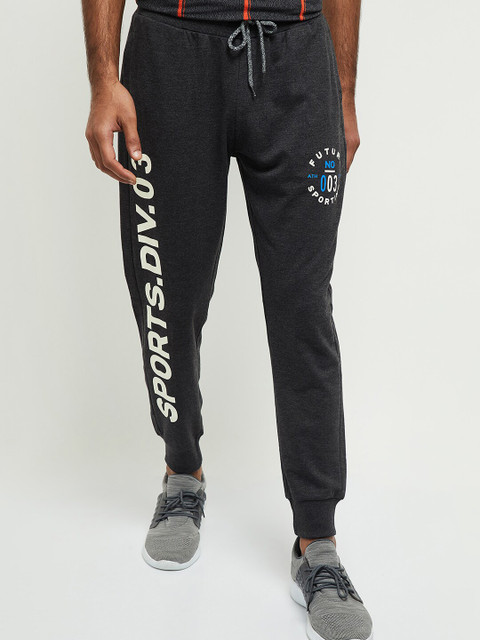 

max Men Grey Solid Joggers