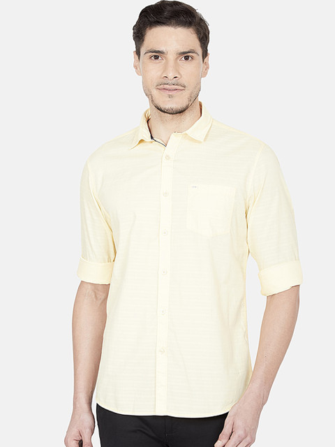 

Oxemberg Men Yellow Slim Fit Casual Shirt