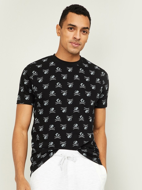 

SmileyWorld Men Black Printed Slim Fit Cotton T-shirt
