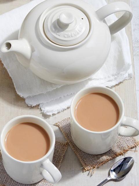 

LE CREUSET Off White Classic Teapot