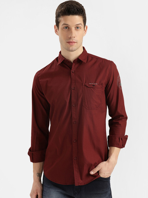 

V2 Value & Variety Men Maroon Slim Fit Casual Shirt