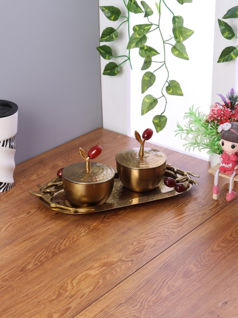 

Aapno Rajasthan Gold-Toned & Red 3-Pieces Textured Serving Bowl & Tray Set