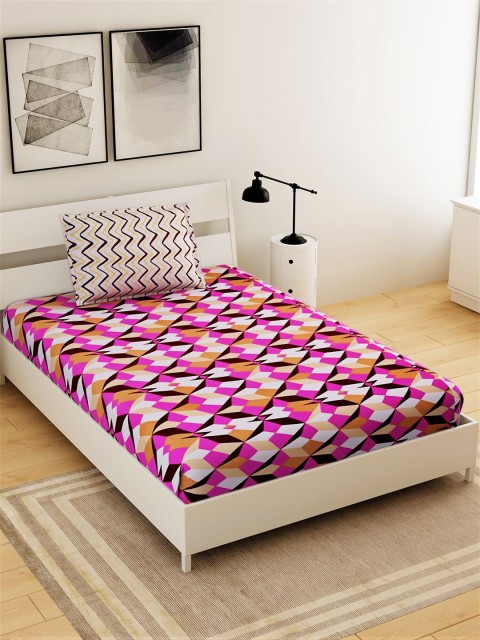 

Salona Bichona Magenta & Off White Geometric 104 TC Single Bedsheet with 1 Pillow Covers