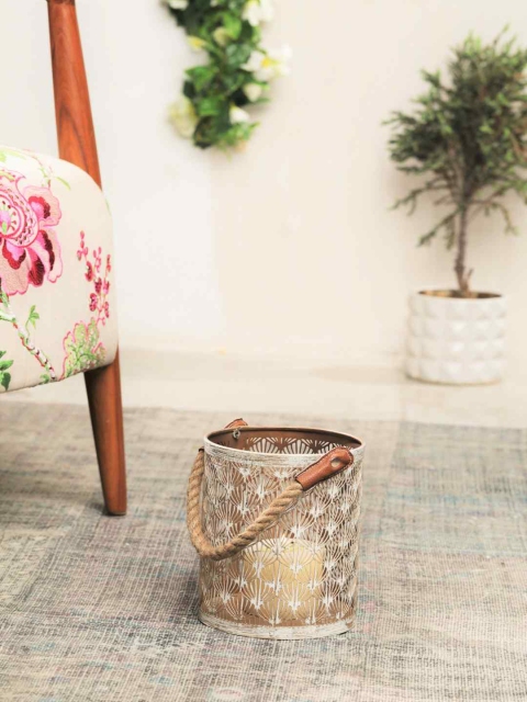 

Amoliconcepts White & Brown Textured Candle Holder