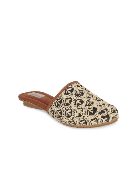 

The Desi Dulhan Women Black Printed Mules Flats