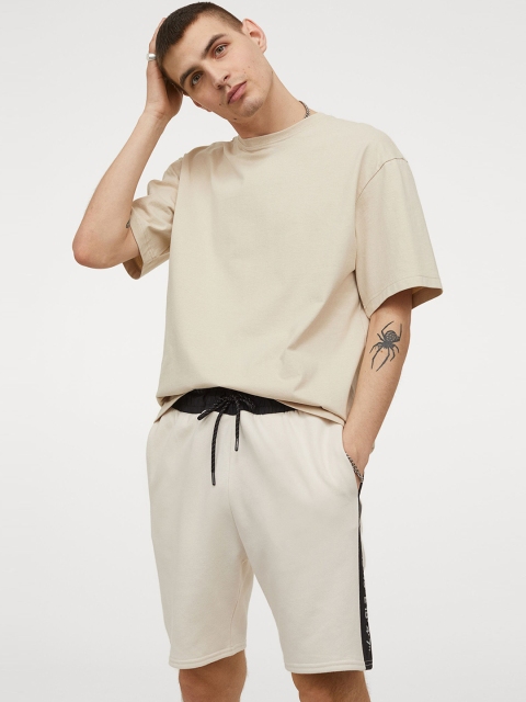 

H&M Men Beige Regular Fit Sweatshirt Shorts