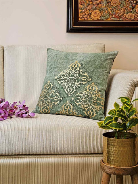 

Amoliconcepts Green & Gold-Toned Embroidered Velvet Square Cushion Cover