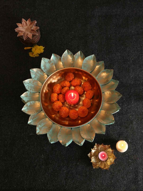 

Amoliconcepts Set Of 3 Red & Gold-Toned Lotus Design Urli