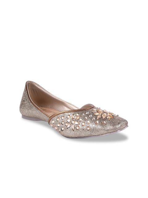 

Stelatoes Women Bronze-Toned Embellished Leather Ethnic Mojaris Flats