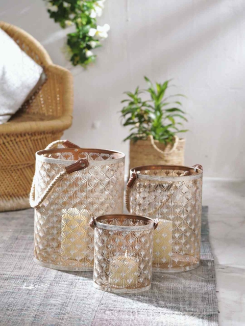 

Amoliconcepts White & Brown Quirky Table Lantern