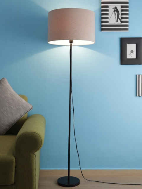

SANDED EDGE Beige & Black Contemporary Club Lamp with Shade