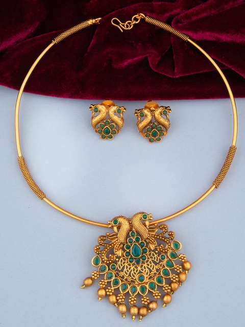

Alankruthi Gold-Toned & Green Stone-Studded Jewellery Set