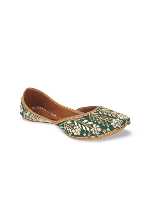 

The Desi Dulhan Women Green Ethnic Mojaris Flats