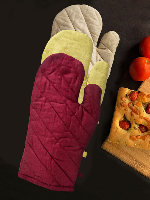 

KLOTTHE Unisex Set Of 3 Assorted Oven Gloves