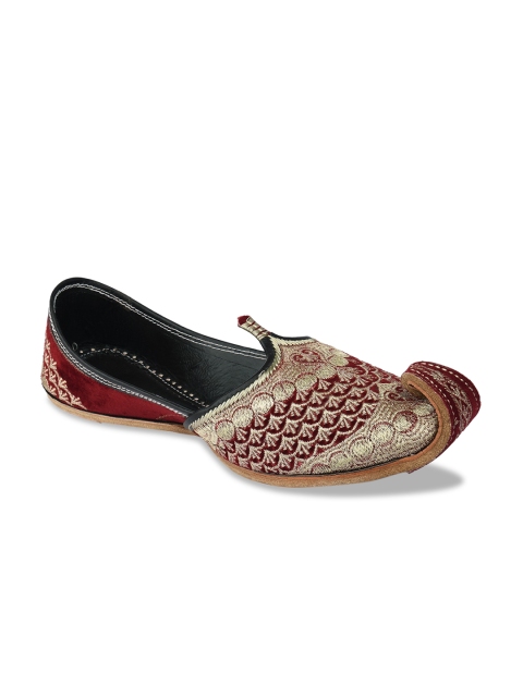 

DESI COLOUR Men Maroon Colourblocked Leather Mojaris