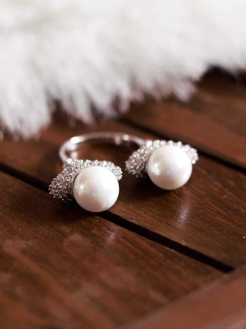 

Bellofox Silver-Plated White CZ & Pearl-Studded Finger Ring