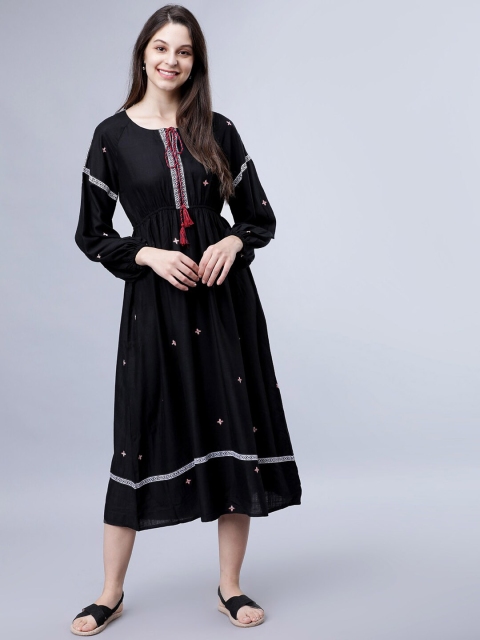

Tokyo Talkies Black & White Embroidered Midi Dress