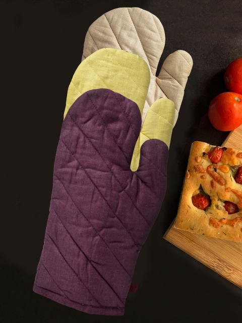 

KLOTTHE Set Of 3 Assorted Oven Gloves