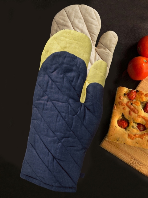 

KLOTTHE Unisex Set Of 3 Assorted Oven Gloves
