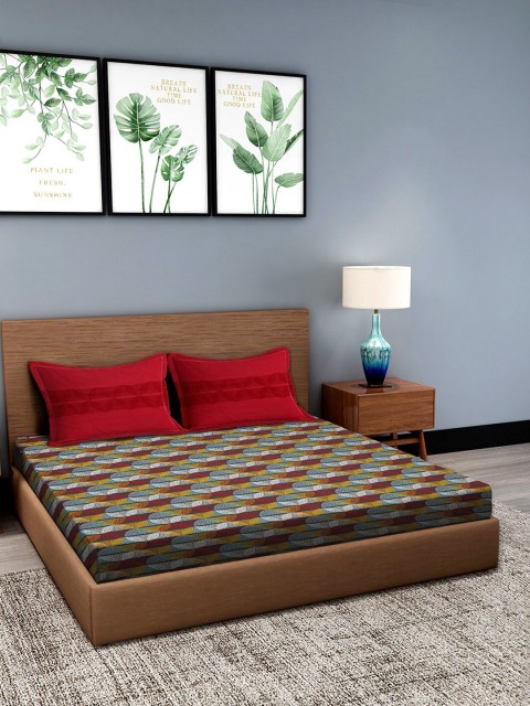 

Trident Maroon & Blue Geometric 144 TC Queen Bedsheet with 2 Pillow Covers