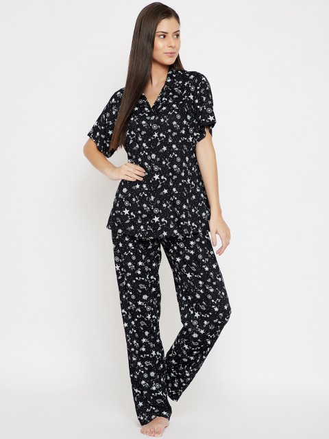 

Clovia Women Black & White Printed Night Suit