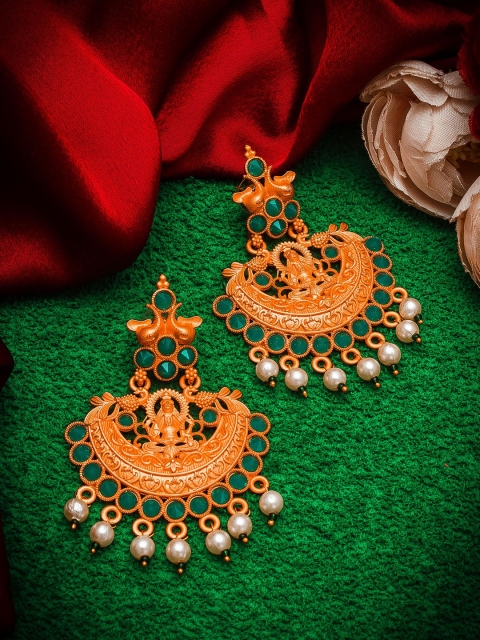 

aadita Gold-Toned & Green Pearls Studded Crescent Shaped Chandbalis Earrings