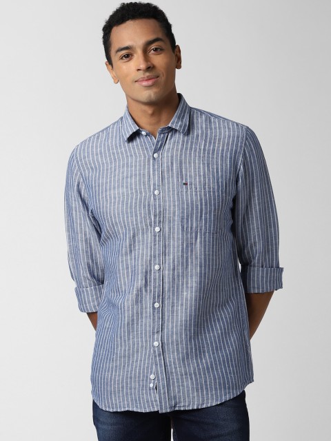 

Peter England Casuals Men Blue Slim Fit Pinstripes Striped Casual Shirt