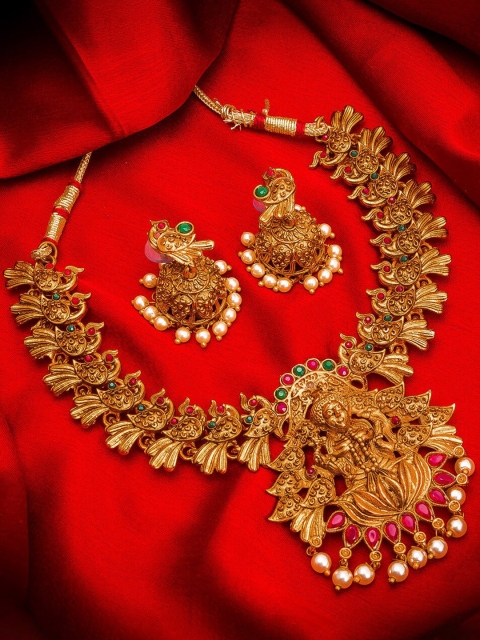

aadita Gold-Plated Green Pearls -Studded Jewellery Set