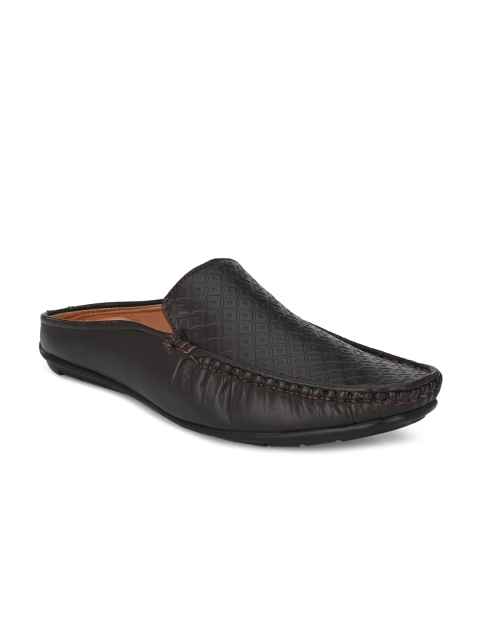 

Provogue Men Brown Textured Loafers