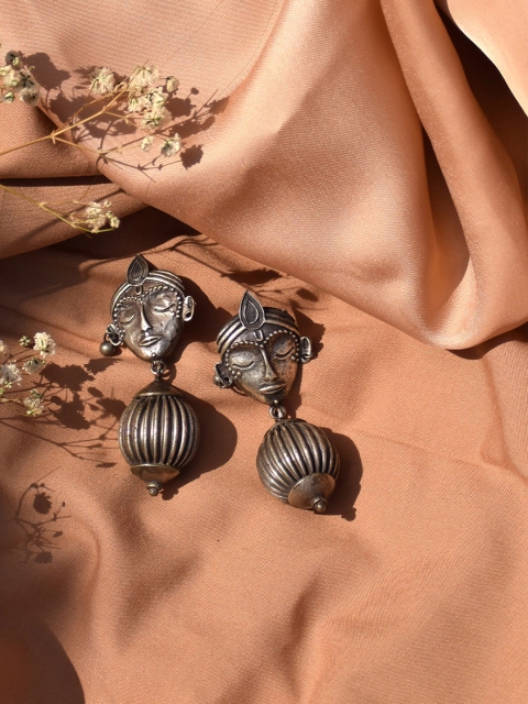 

TEEJH Silver-Plated Contemporary Jhumkas Earrings