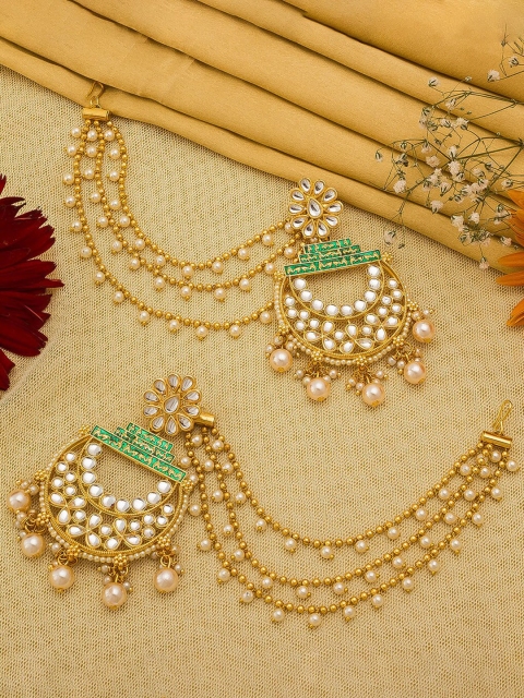 

aadita Gold-Toned & Green Crescent Shaped Chandbalis Earrings