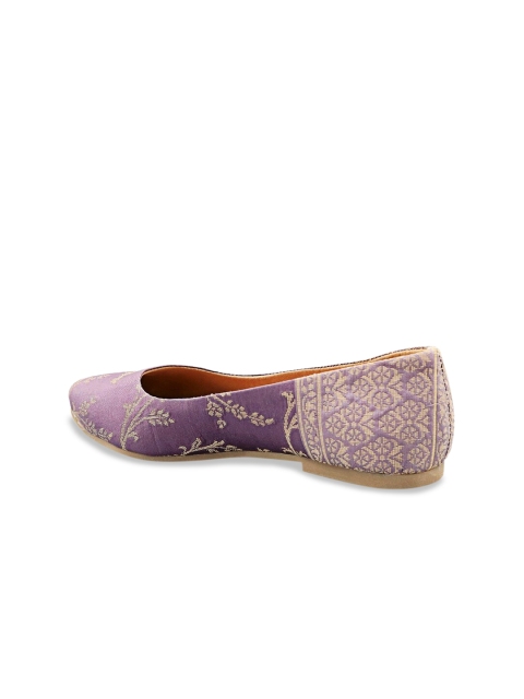 

Kanvas Women Lavender & Yellow Bana Banarasi Weave Ballerinas Flats