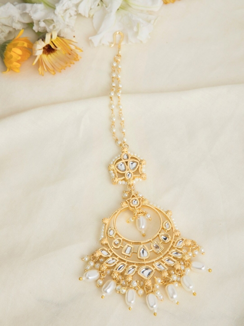 

INDYA Gold-Plated White Kundan-Studded & Beaded Maang Tika