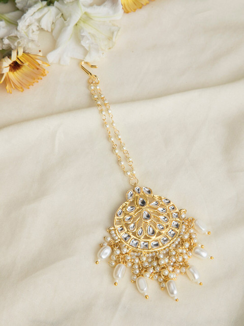 

INDYA Gold-Plated & White Kundan-Studded & Pearl Beaded Cluster Maang Tikka