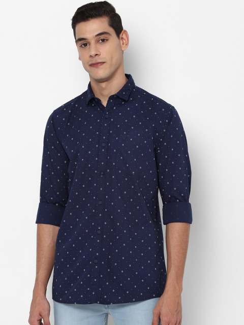 

Solly Jeans Co Men Navy Blue Printed Casual Shirt