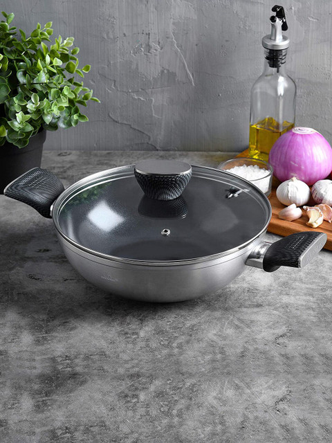 

BERGNER Silver-Toned & Transparent Carbon TT Aluminium Kadhai With Glass Lid 2.45 Litre