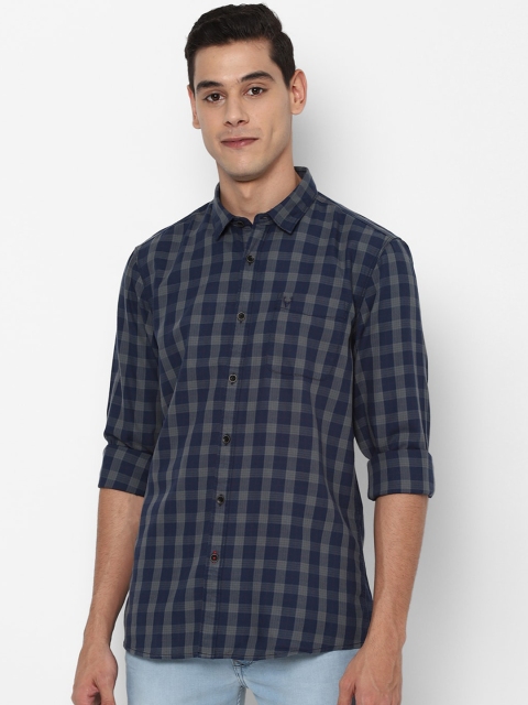 

Solly Jeans Co Men Navy Blue Checked Cotton Casual Shirt