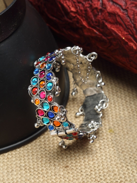 

NEUDIS Women Silver & Pink Oxidised Silver-Plated Cuff Bracelet