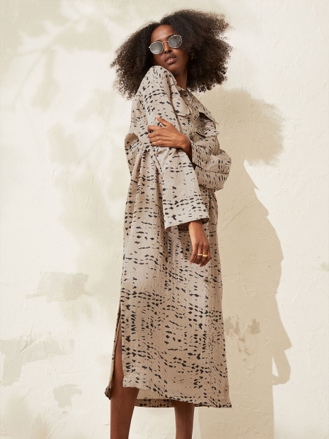 

H&M Beige Collared Kaftan