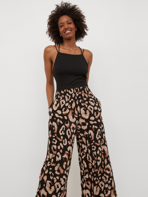 

H&M Women Black & Beige Cropped Pull-On Trousers