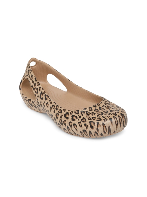 

Crocs Kadee Women Beige Shoe-Style Sandals