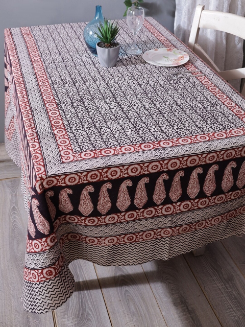 

RANGDESI Off White & Black Handblock Bagh Printed 6-Seater Cotton Table Cover