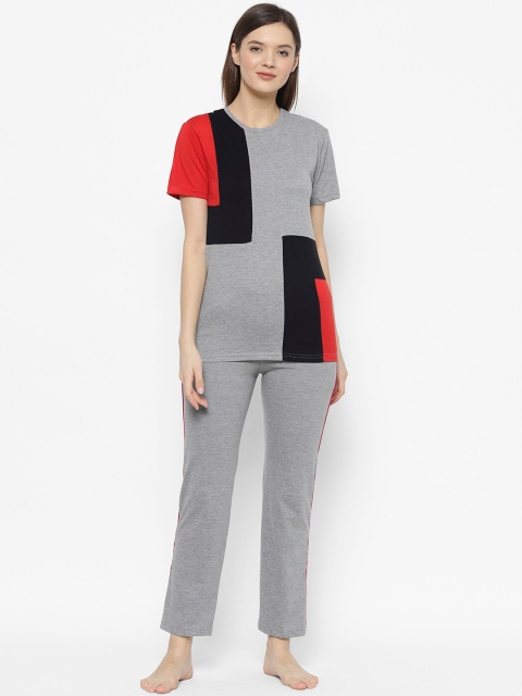 

VIMAL JONNEY Women Grey & Black Colourblocked Night Suit