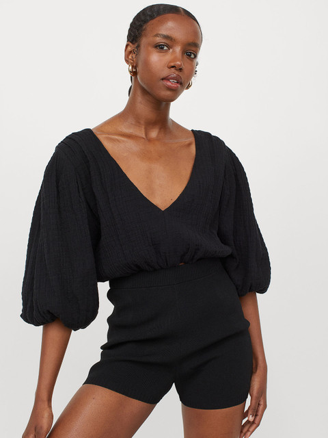 

H&M Black Solid Cropped Top
