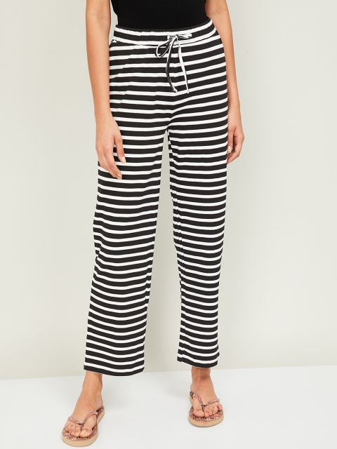 

Ginger by Lifestyle Women Black & White Striped Pyjamas