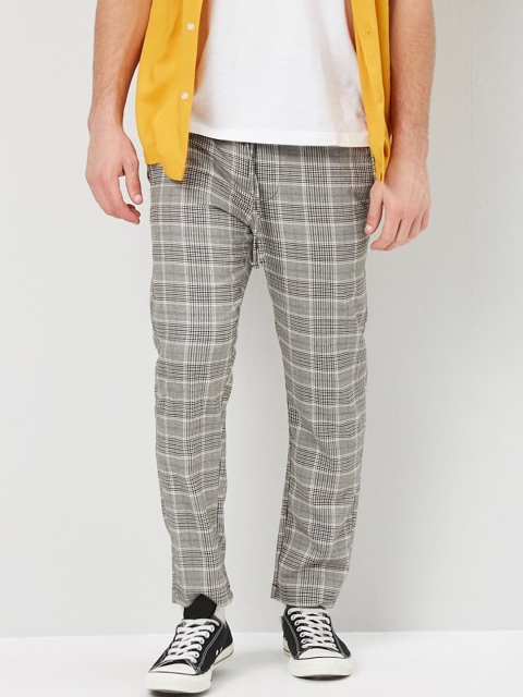 

FOREVER 21 Men Multi Checked Regular Trousers