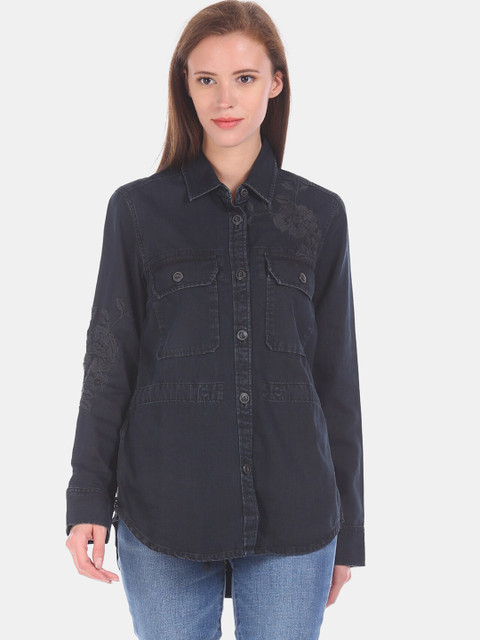 

GAP Women Black Floral Embroidered Denim Jacket