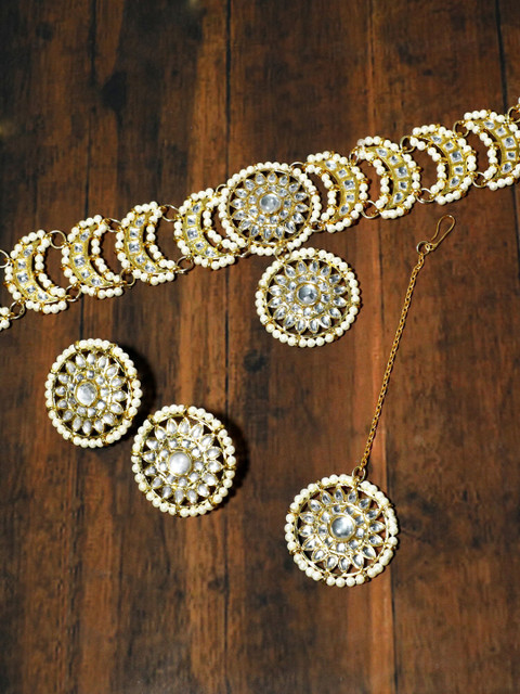 

KARATCART Gold-Plated White Kundan-Studded & Beaded Handcrafted Jewellery Set