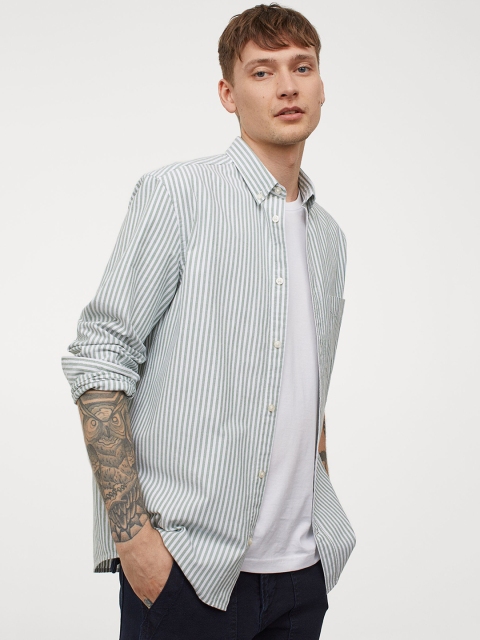 

H&M Men Green Striped Casual Regular Fit Oxford Shirt